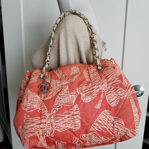 Authentic Chanel Bag. Has some yellowing. Not for picky buyer